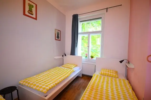 Classic Üç Kişilik Oda, 3 Tek Kişilik Yatak, Avlu Manzaralı (209)