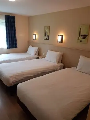 Classic Üç Kişilik Oda (3 Single Beds)