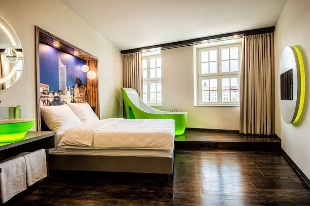 Premium Büyük Yataklı Tek Kişilik Oda