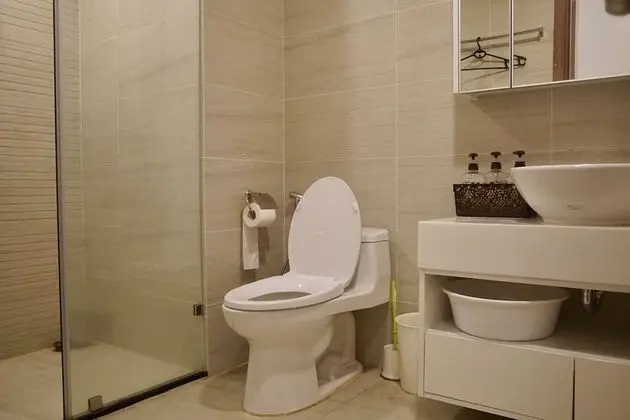 Comfort Ortak Ranzalı Oda, Sadece kadınlar için, Kişiye Özel Havuzlu, Şehir Manzaralı