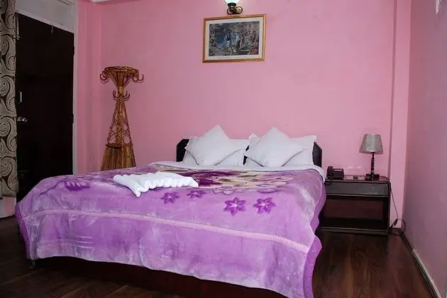 Standard Tek Büyük veya İki Ayrı Yataklı Oda, Teras, Şehir Manzaralı