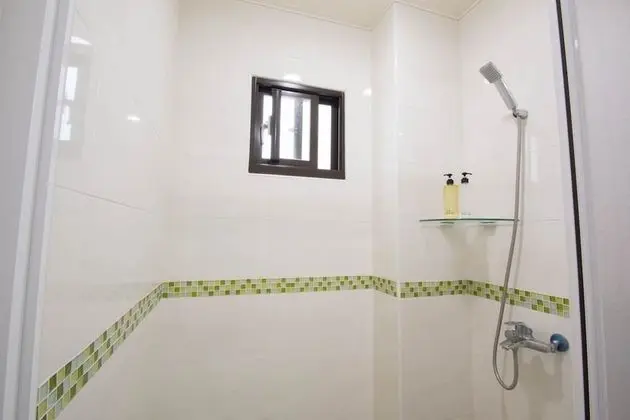 Ortak Ranzalı Oda, Sadece kadınlar için