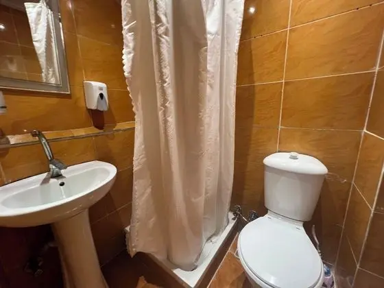 Tek Kişilik Oda, Ortak Banyo