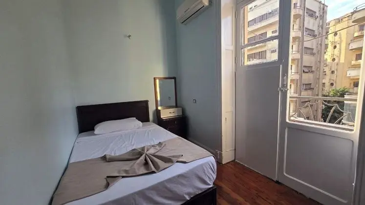 Tek Kişilik Oda, Ortak Banyo