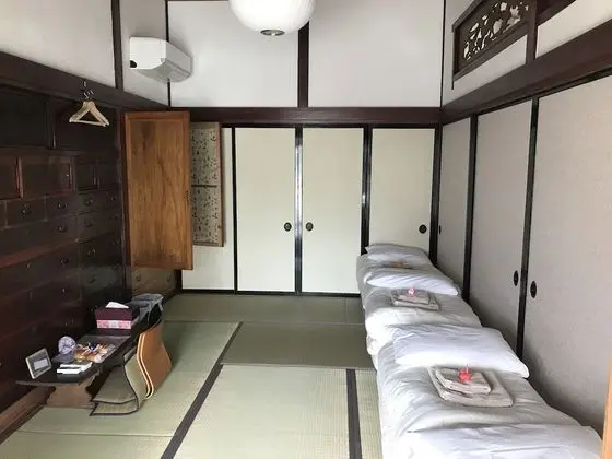 Traditional Ev (for 4 guests)