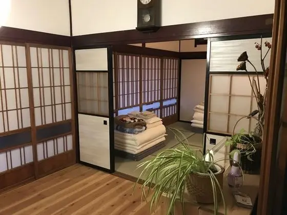 Traditional Ev (For 5 guests)