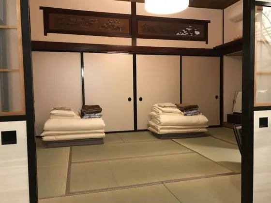 Traditional Ev (For 5 guests)