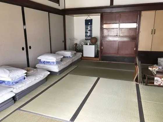 Traditional Ev (For 5 guests)