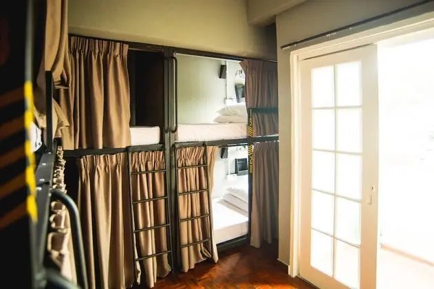 Bunk bed in 6-Bed mixed dormitory room