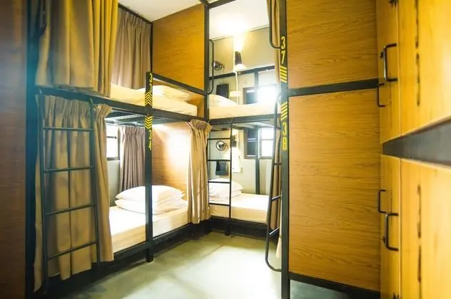 Bunk bed in 6-Bed mixed dormitory room