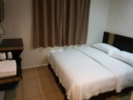 Tek Büyük Yataklı Oda, Penceresiz