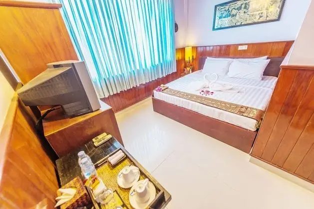 Deluxe Double with City View Free Airport Pickup & 60 minutes full body massage