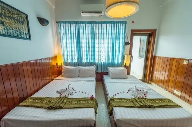 Deluxe Twin with City View Free Airport Pickup & 60 minutes full body massage