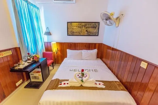 Superior Single Room Free Airport Pickup & 60 minutes full body massage