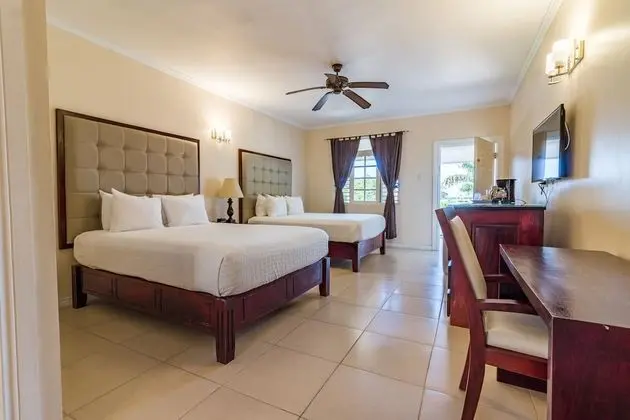 Deluxe Oda (2 Queen Beds)