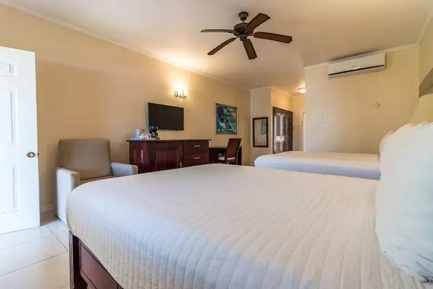 Deluxe Oda (2 Queen Beds)