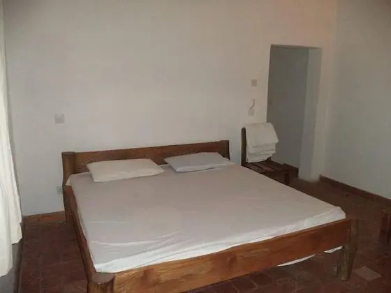Deluxe Tek Büyük Yataklı Oda, 1 Yatak Odası, Havuz Manzaralı, Zemin Kat