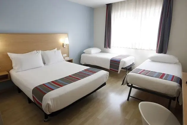 Üç Kişilik Oda (Minimum 3 people occupancy)