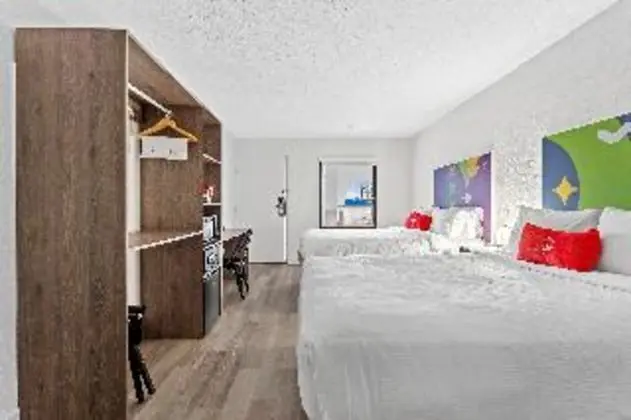 JUNIOR SUITE