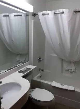 Oda, 1 En Büyük (King) Boy Yatak, Sigara İçilmez (First Floor)