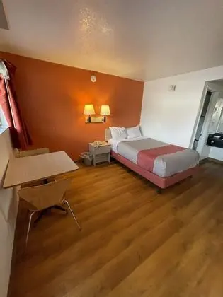 Oda, 1 Çift Kişilik Yatak, Engellilere Uygun, Sigara İçilmez (Hearing, Tub w/Grab bars)