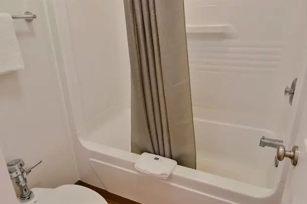 Oda, 1 Çift Kişilik Yatak, Engellilere Uygun, Sigara İçilmez (Hearing, Tub w/Grab bars)