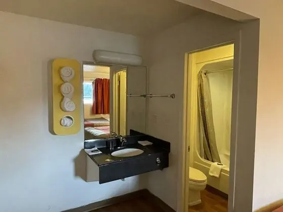 Oda, 1 Çift Kişilik Yatak, Engellilere Uygun, Sigara İçilmez (Mobility  Roll-In Shower)