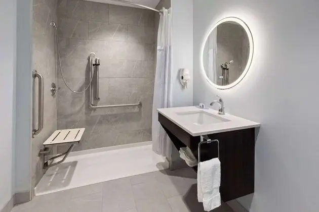Engellilere uygun banyo