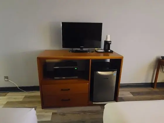 Oda, 1 En Büyük (King) Boy Yatak, Engellilere Uygun, Sigara İçilmez (Roll-in Shower)