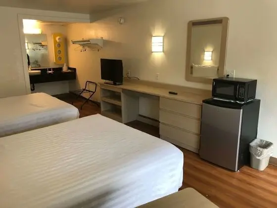 Oda, 2 Çift Kişilik Yatak, Engellilere Uygun, Sigara İçilebilir (Mobility Accessible)