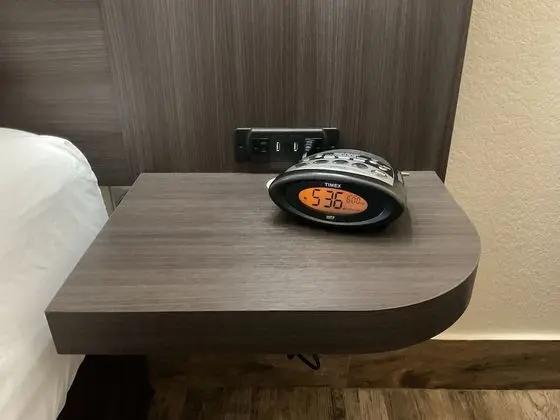 Deluxe Oda, 1 Büyük (Queen) Boy Yatak, Engellilere Uygun, Sigara İçilmez