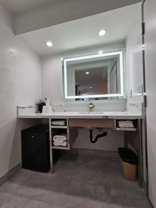 Süit, 1 En Büyük (King) Boy Yatak, Sigara İçilmez