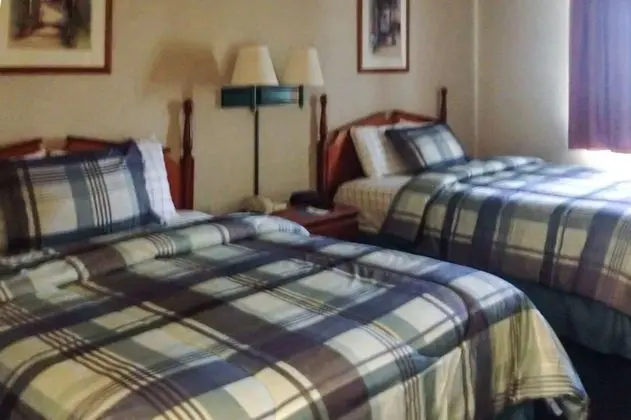 Oda, 2 Büyük (Queen) Boy Yatak, Sigara İçilebilir