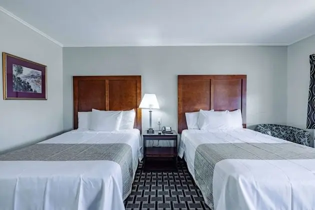 Oda, 2 Çift Kişilik Yatak, Sigara İçilebilir