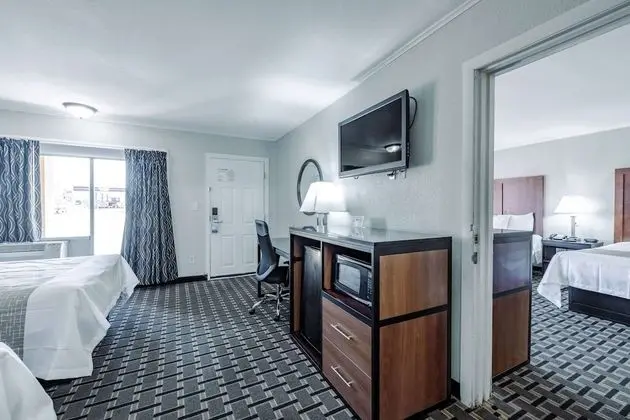 Oda, 2 Çift Kişilik Yatak, Sigara İçilebilir