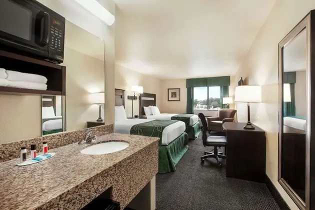 Oda, 2 Çift Kişilik Yatak, Engellilere Uygun, Sigara İçilmez