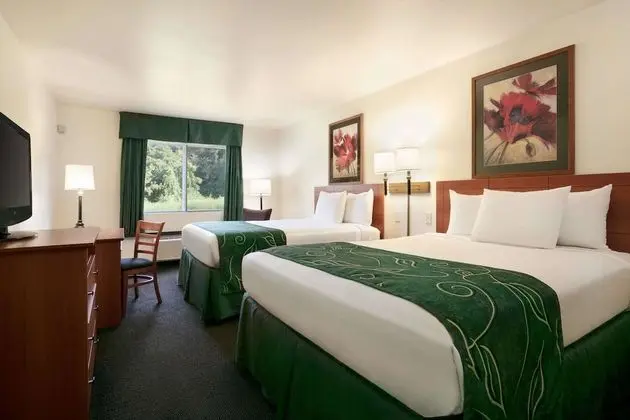 Oda, 2 Büyük (Queen) Boy Yatak, Sigara İçilmez