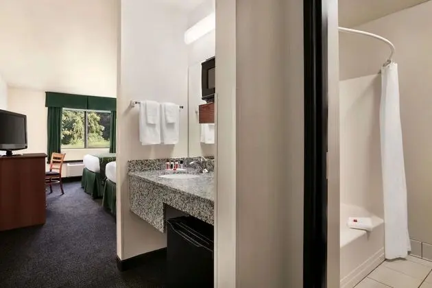 Oda, 2 Büyük (Queen) Boy Yatak, Sigara İçilmez