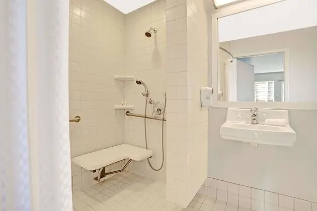Süit, Birden Çok Yatak, Engellilere Uygun, Sigara İçilmez (Mobility/Hearing/Roll-in Shower)