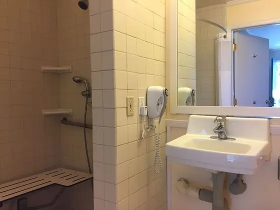 Süit, Birden Çok Yatak, Engellilere Uygun, Sigara İçilmez (Mobility/Hearing/Roll-in Shower)