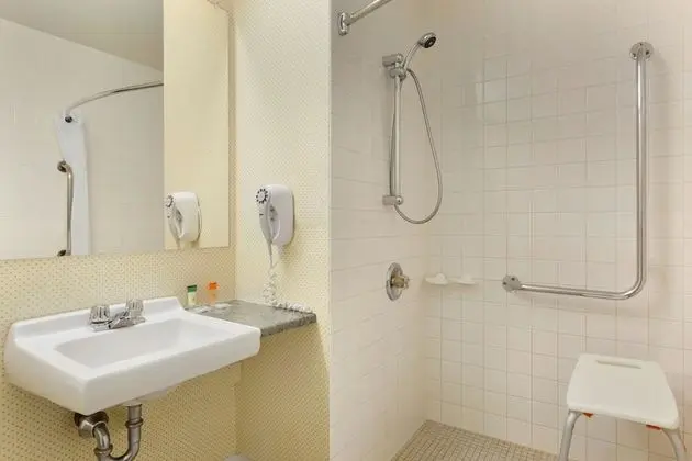 Oda, 2 Çift Kişilik Yatak, Sigara İçilmez (Mobility Accessible)