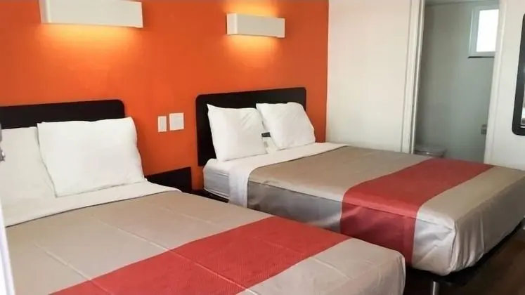 Oda, 2 Çift Kişilik Yatak, Sigara İçilmez