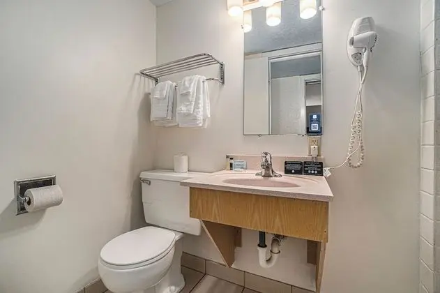 Oda, 2 Yatak Odası, Sigara İçilmez (2 Bathrooms, 1st Floor, 3 Queen Beds)