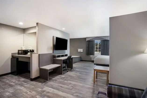 Süit, Birden Çok Yatak, Sigara İçilmez, Sıcak Su Küveti