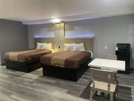 Oda, Sigara İçilmez (3 Queen Beds)
