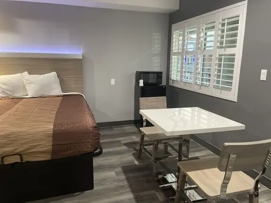 Oda, Sigara İçilmez (3 Queen Beds)