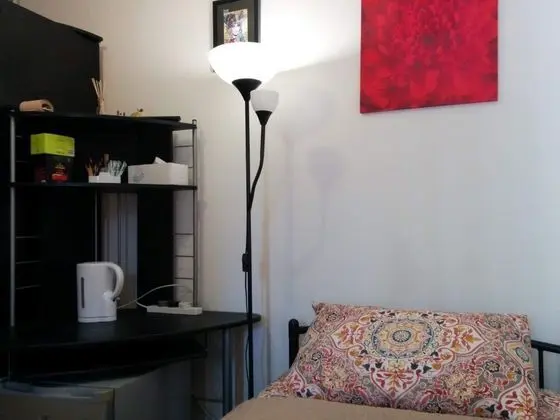 Single Room ( Shared Bathroom )