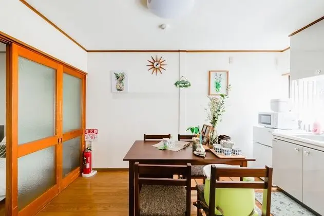 Odada yemek servisi