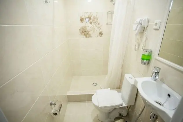 Standard Tek Büyük Yataklı Oda
