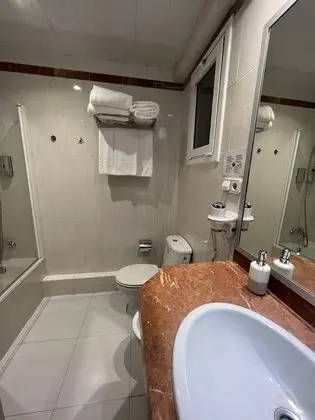 Üç Kişilik Oda